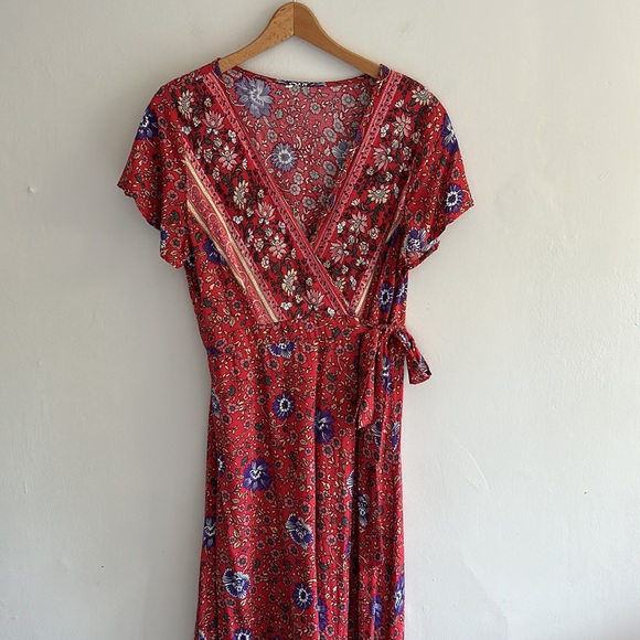 Dresses & Skirts - Floral maxi wrap dress 100% Viscose size L